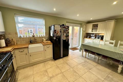 40 Colenorton Crescent, Eton Wick, Windsor, SL4 6NJ