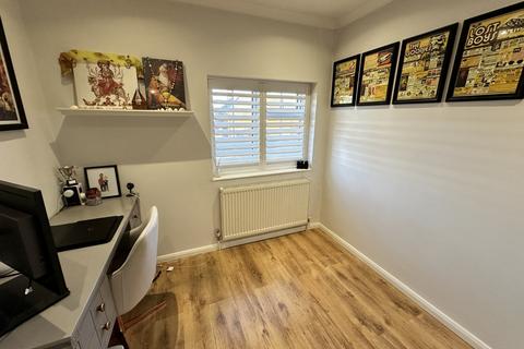 40 Colenorton Crescent, Eton Wick, Windsor, SL4 6NJ