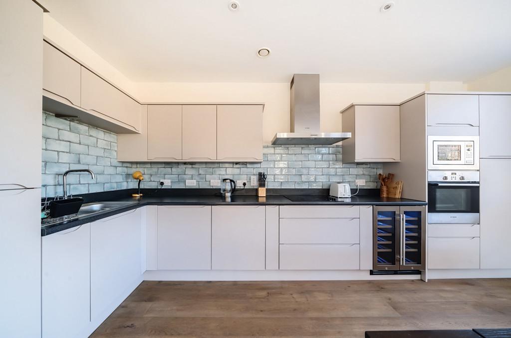 Apartment in Cardiff - View 4