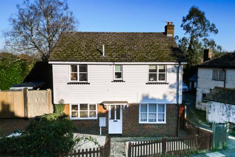 4 bedroom detached house for sale - No Onward Chain in Ticehurst