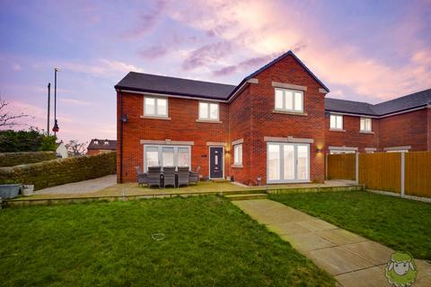 4 bedroom detached house for sale, 2 Top Farm Main Road, Stretton, Alfreton