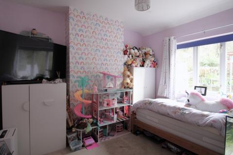 17 Broadwaters Drive, Kidderminster, DY10 2RY