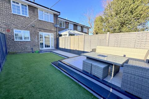 26 The Walk, Eton Wick, Windsor, SL4 6JG