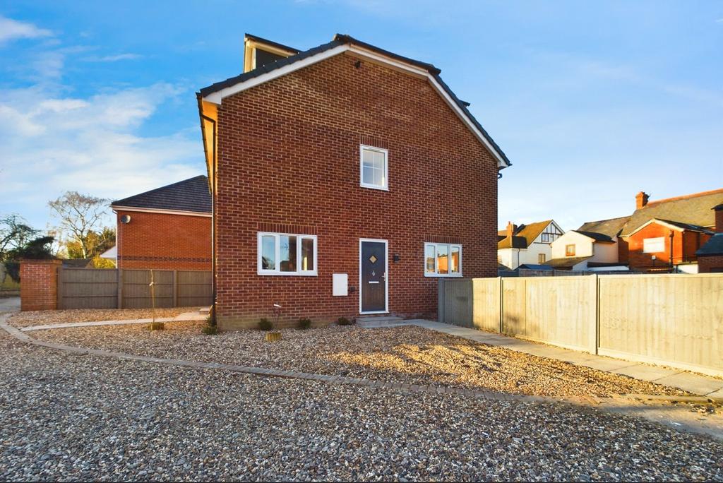 Sona Gardens, Tilehurst, Reading, Berkshire, RG30 3 bed semidetached house for sale £400,000