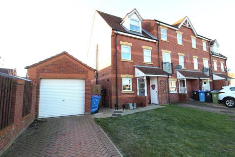 3 bedroom end of terrace house for sale, Coupland Close, Gainsborough