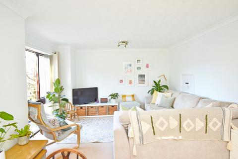 2 bedroom apartment to rent, West End Avenue, Harrogate, hg2 9bz