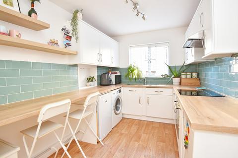 2 bedroom apartment to rent, West End Avenue, Harrogate, hg2 9bz
