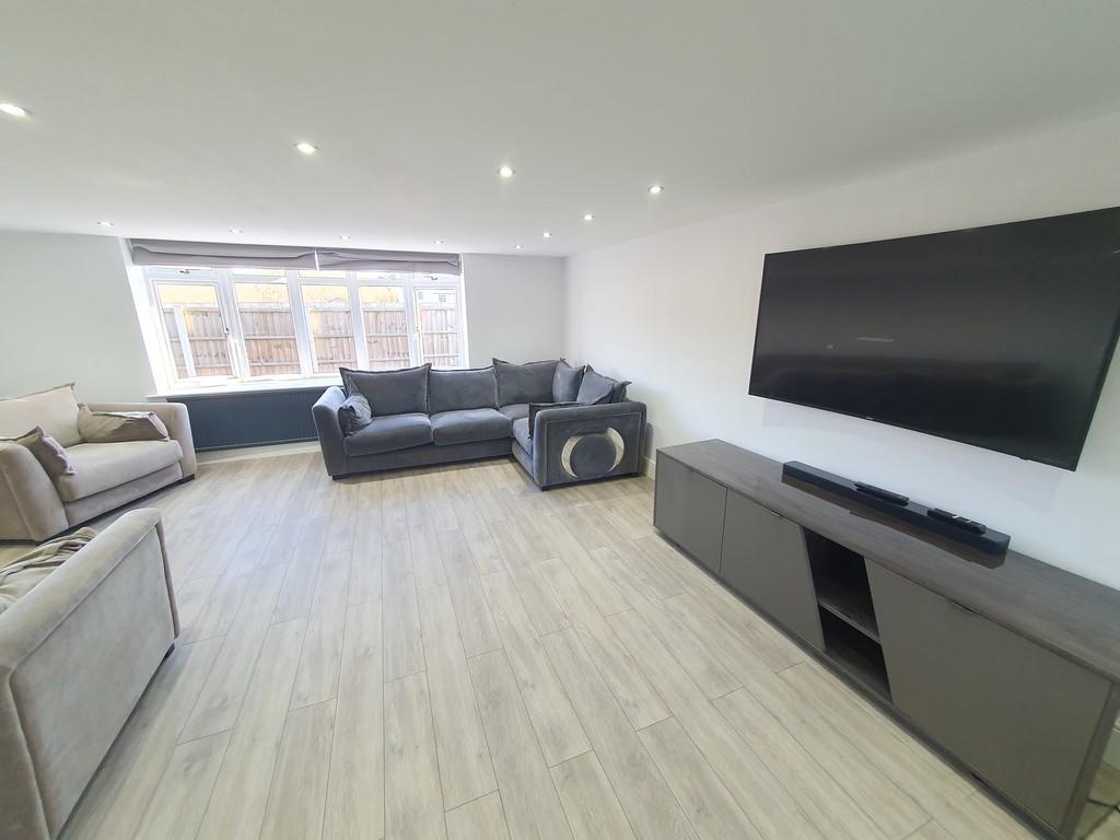 Higher Heath, Whitchurch 5 bed detached house to rent £1,800 pcm (£