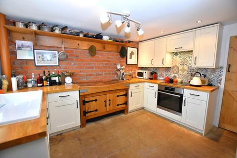 2 bedroom cottage for sale - Knighton, Shropshire
