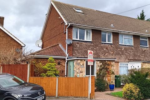 3 bedroom end of terrace house for sale, Saville Crescent, Ashford, TW15