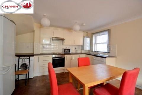 5 bedroom townhouse to rent, Lockesfield Place, Docklands E14