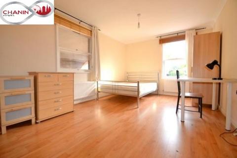 5 bedroom townhouse to rent, Lockesfield Place, Docklands E14