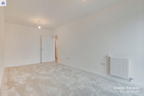 1 bedroom apartment for sale, Chamberlain Court, London E13