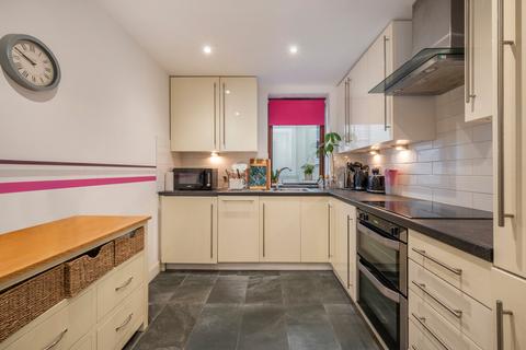 25 Vantage Mews, London, E14 9NY