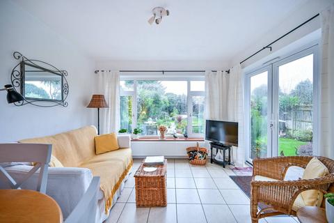 87 Beechcroft Avenue, New Malden, KT3 3EE