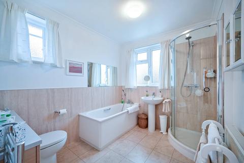 87 Beechcroft Avenue, New Malden, KT3 3EE