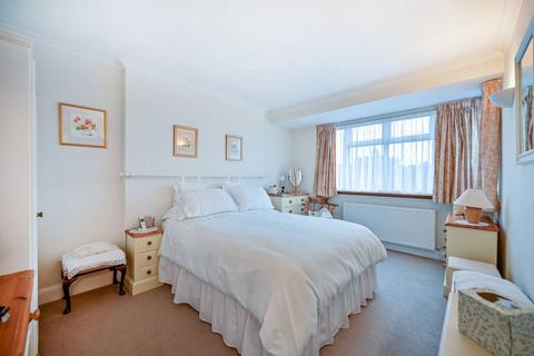 87 Beechcroft Avenue, New Malden, KT3 3EE