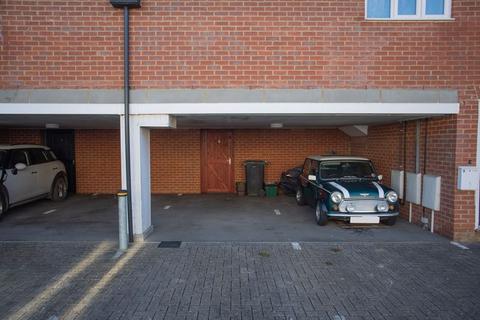 5 Bartletts Elm, Langport, TA10 9BS