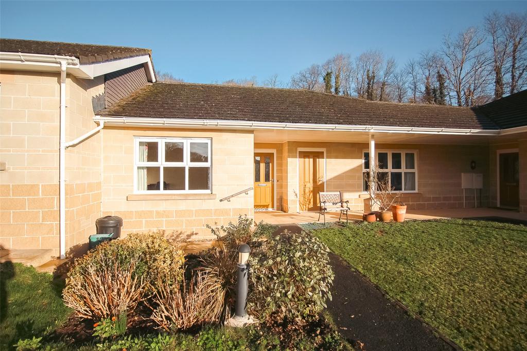 Kenwith Castle Gardens, Abbotsham, Bideford, Devon, EX39 2 bed bungalow