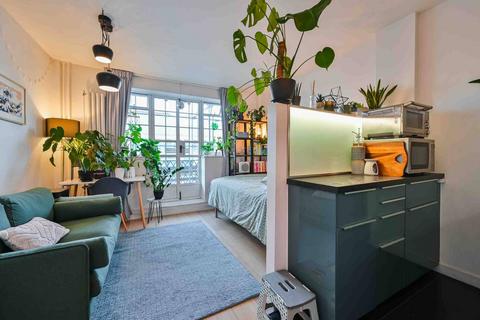 Studio for sale, Woburn Place, Bloomsbury, London, WC1H