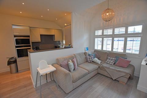 3 bedroom flat for sale, North Marine Road, Scarborough YO12