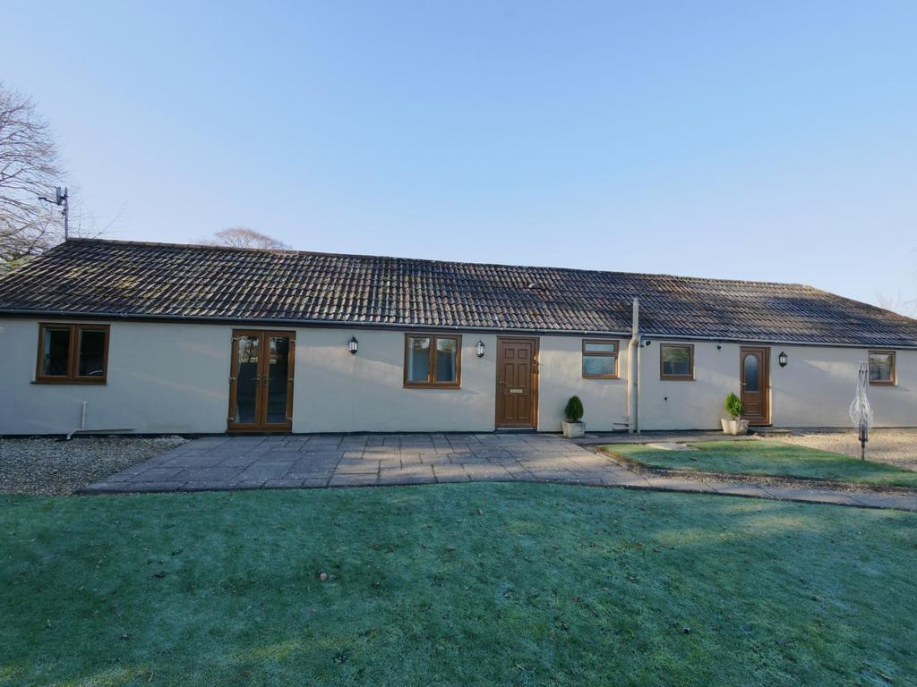 South Cerney, Cirencester 4 bed terraced house to rent £1,795 pcm (£