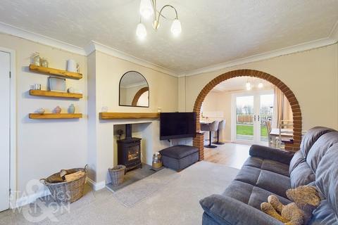 4 bedroom semi-detached house for sale, Youngs Crescent, Freethorpe, Norwich