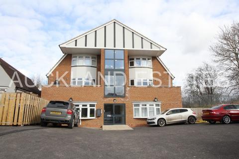 2 bedroom apartment to rent, Mutton Lane, Potters Bar EN6