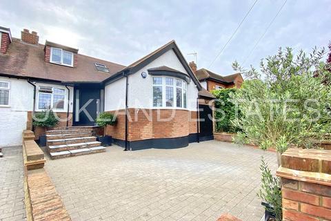 4 bedroom semi-detached bungalow for sale, Strafford Gate, Potters Bar EN6