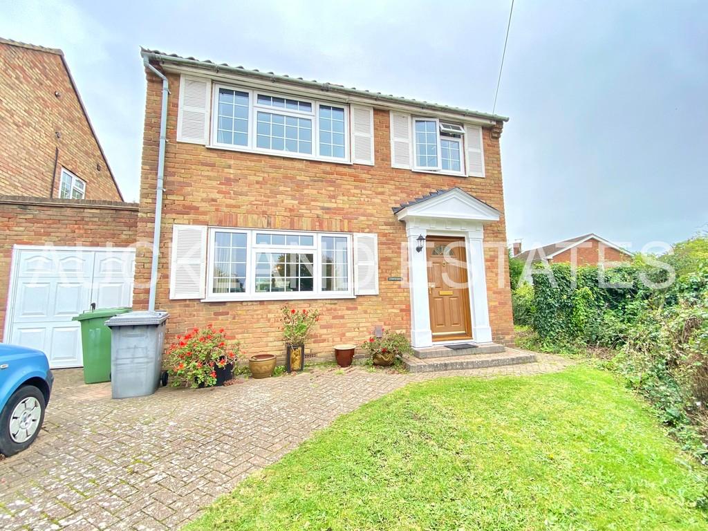 Penshurst Road, Potters Bar EN6 4 bed detached house for sale £765,000