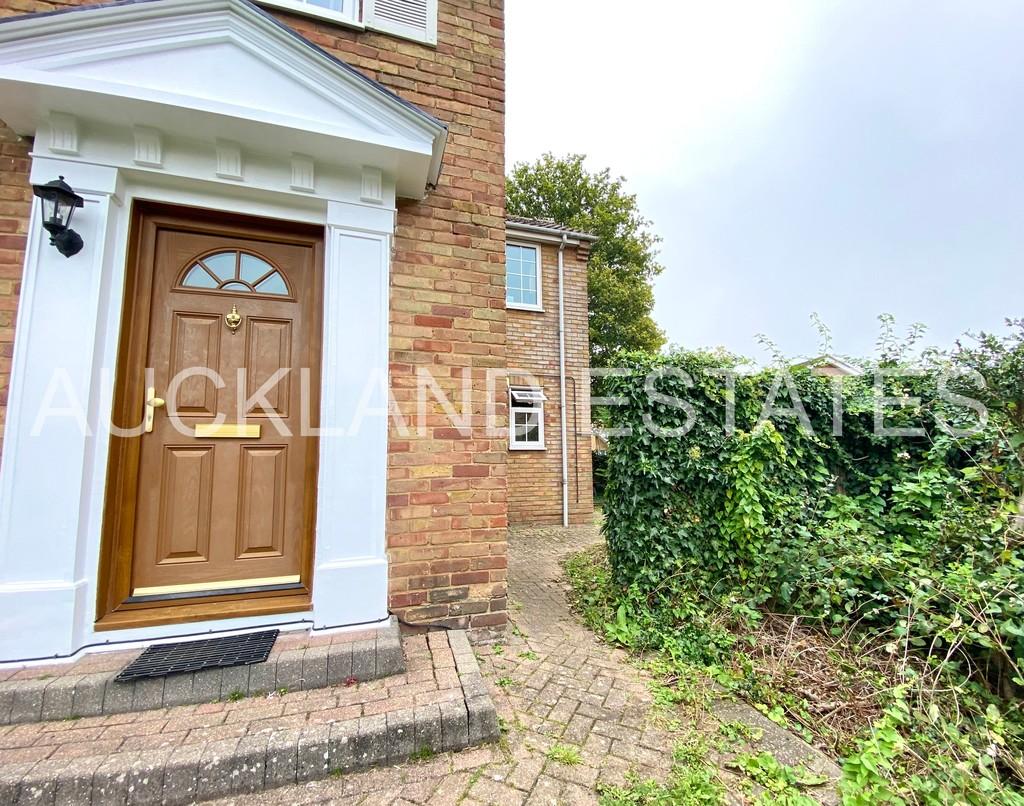 Penshurst Road, Potters Bar EN6 4 bed detached house for sale £765,000