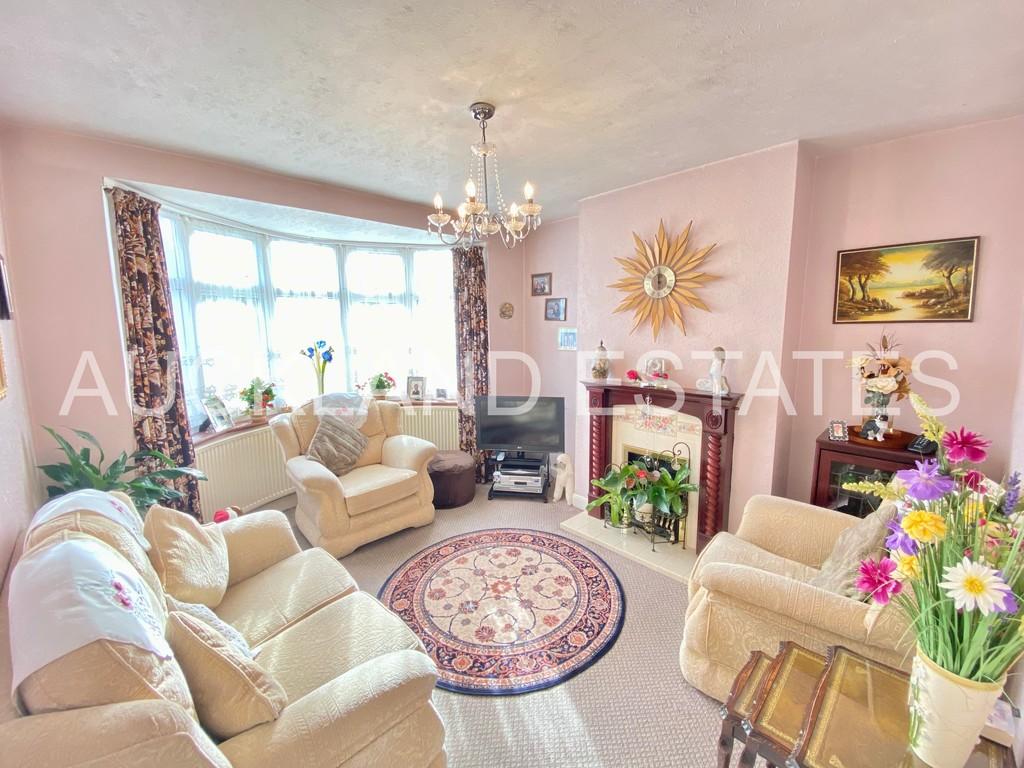 Mimms Hall Road, Potters Bar EN6 3 bed semidetached house for sale £