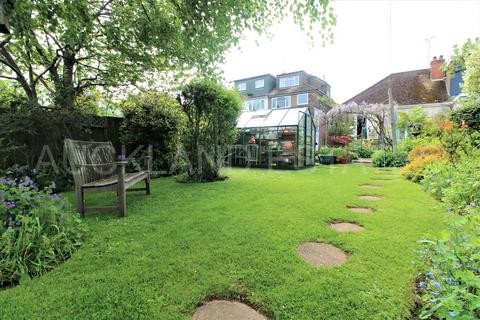 3 bedroom semi-detached bungalow for sale - Wroxham Gardens, Potters Bar EN6