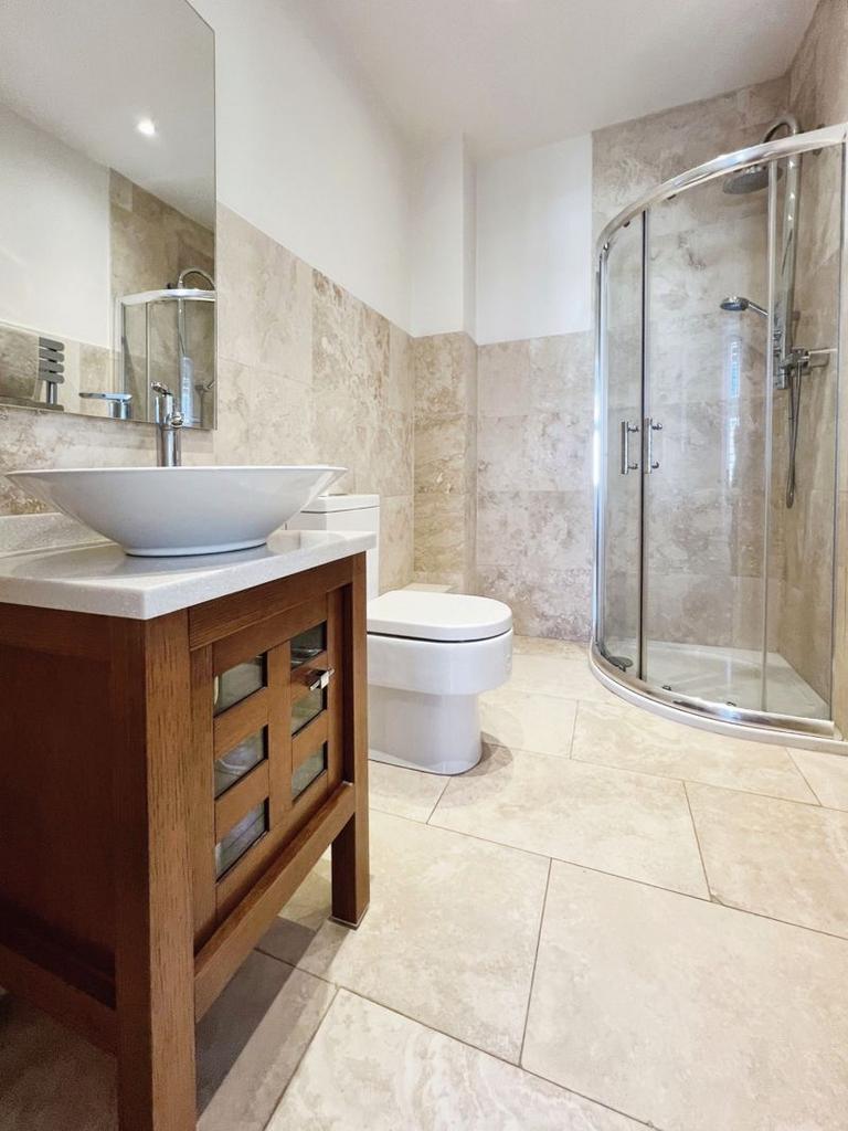 Bedroom Two En Suite