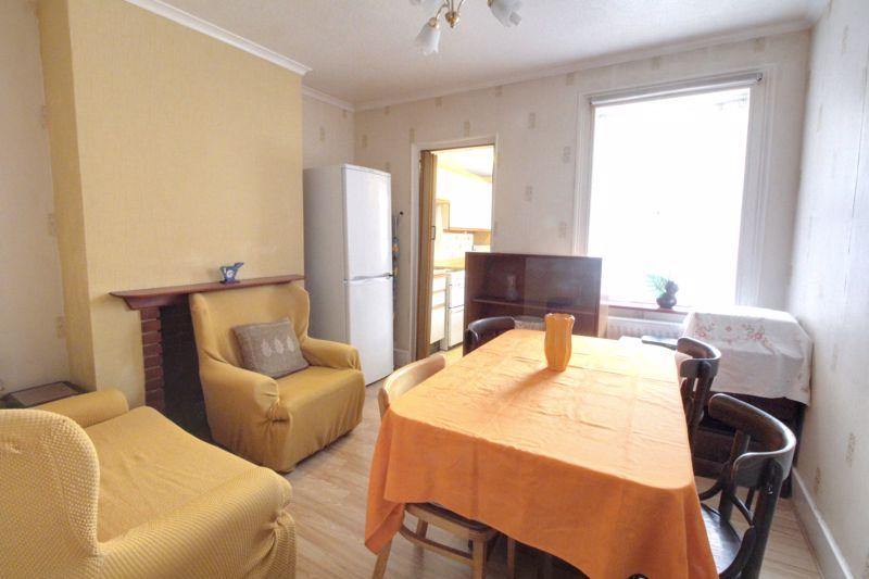 Park Lane, Waltham Cross EN8 2 bed terraced house £315,000