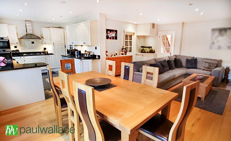 Lounge / Dining /