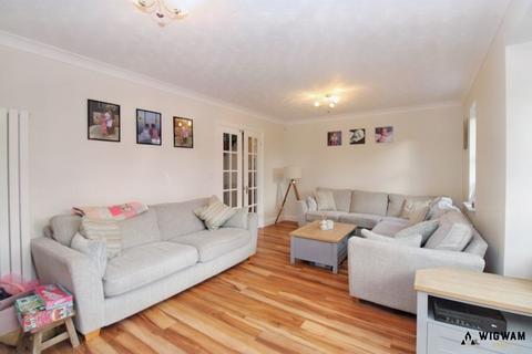 4 bedroom detached house for sale, Old Chapel Close, Hull, HU11