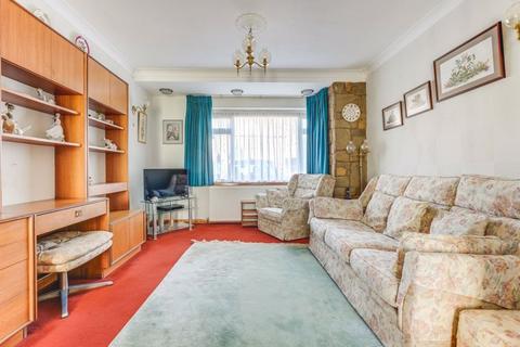 3 bedroom end of terrace house for sale, Fouracres, Enfield