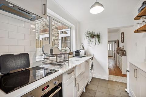 76 Angel Road, Thames Ditton, KT7 0AZ