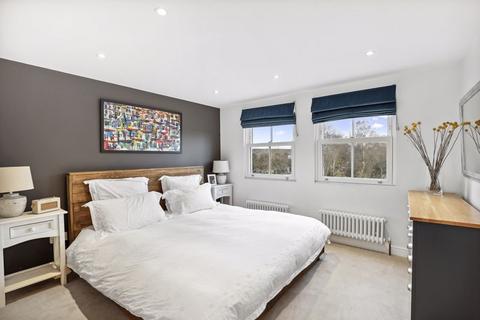 76 Angel Road, Thames Ditton, KT7 0AZ