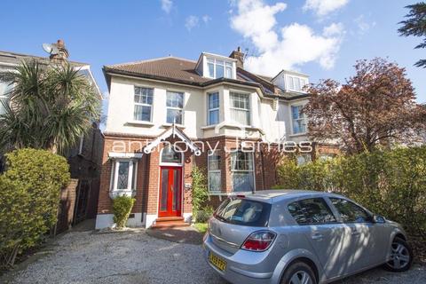 1 bedroom in a house share to rent, 49 St. Mildreds Road, London SE12