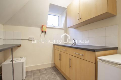 1 bedroom in a house share to rent, 49 St. Mildreds Road, London SE12