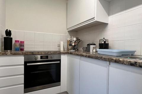 1 bedroom flat for sale, Primrose Court, Goring Road, Steyning, BN44 3FY