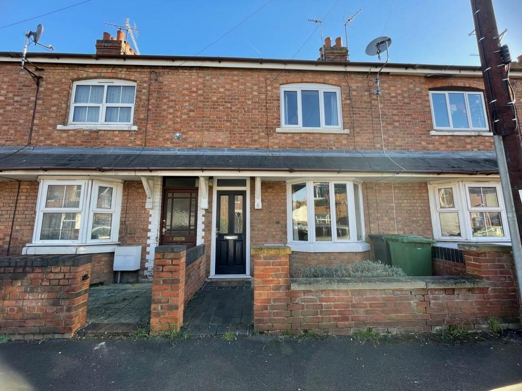 6 Coronation Street, Evesham, 2 bed terraced house £875 pcm (£202 pw)