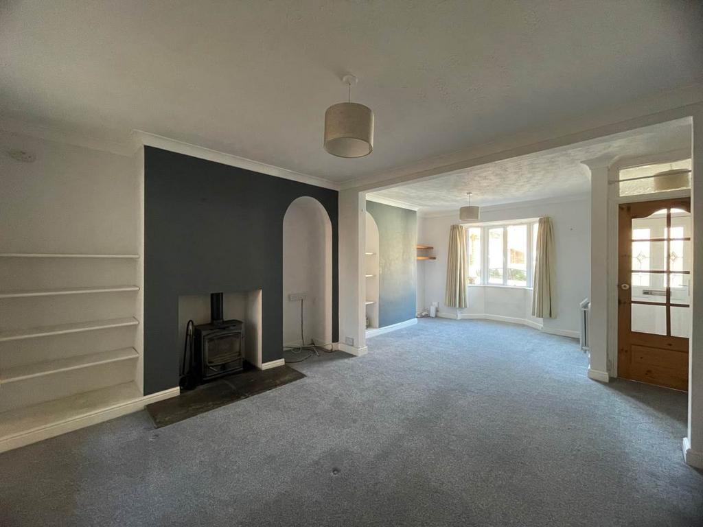 6 Coronation Street, Evesham, 2 bed terraced house £875 pcm (£202 pw)