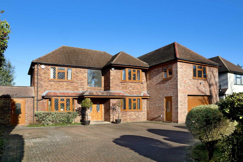 Clevehurst Close Stoke Poges Sl2 5 Bed Detached House £2 000 000