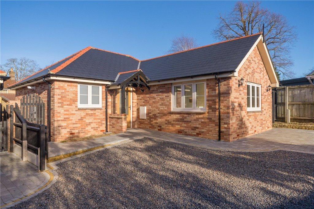 Long Lane, Newport, Isle of Wight 2 bed bungalow for sale £375,000