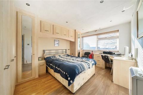 4 Trevor Close, Harrow, HA3 6AE