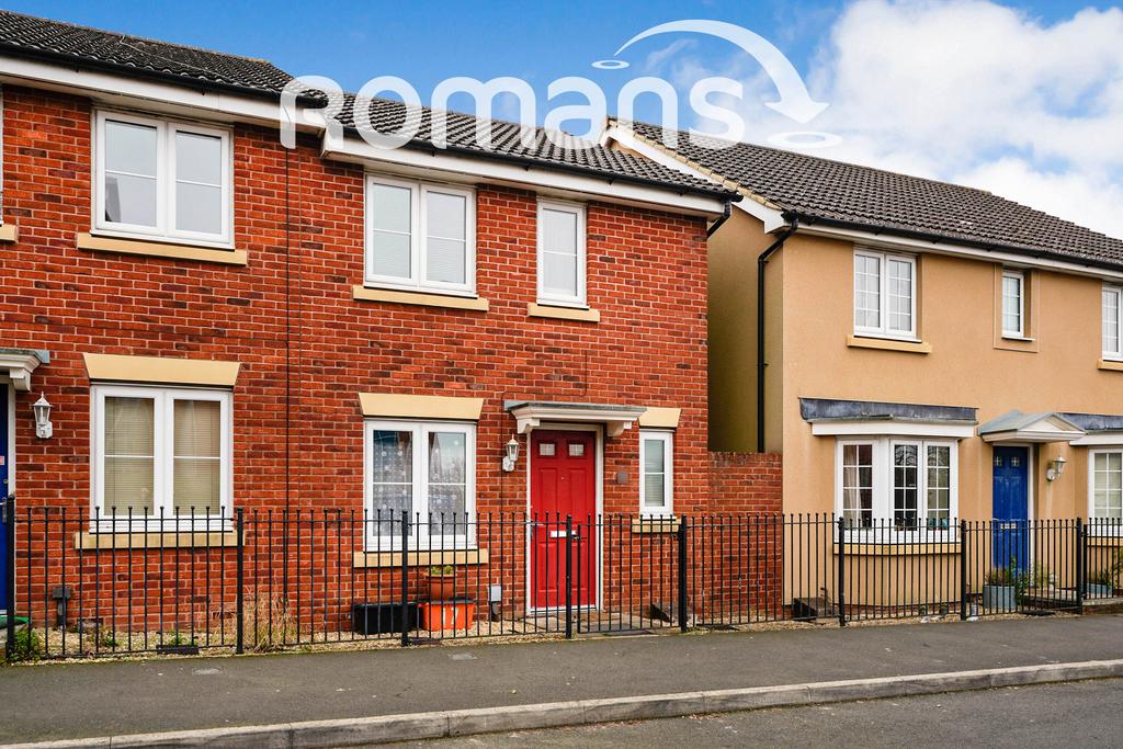 Bates Way, Moredon, Swindon 3 bed terraced house £1,150 pcm (£265 pw)