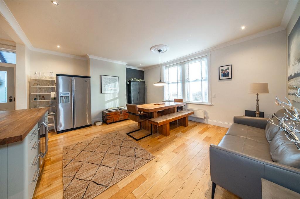 Raikes Lane, Birstall, Batley, West Yorkshire 4 bed detached house for